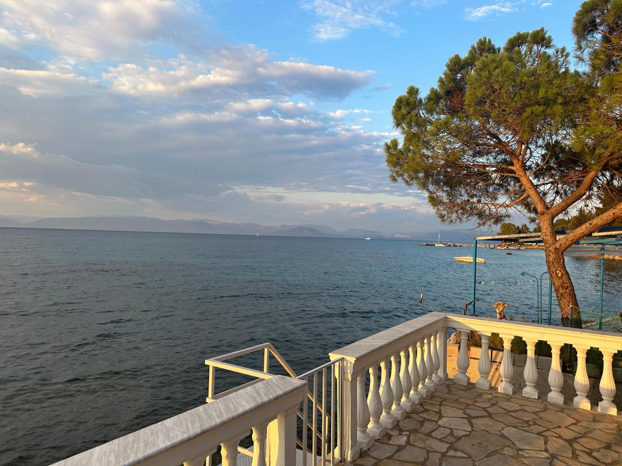 Villa Blue Horizon  à Mpoukaris Extérieur photo